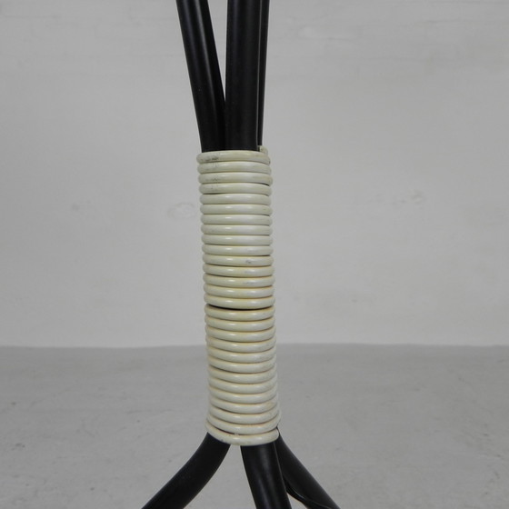 Image 1 of Staande lamp sprietlamp met 3 kunststof kappen, jaren 50