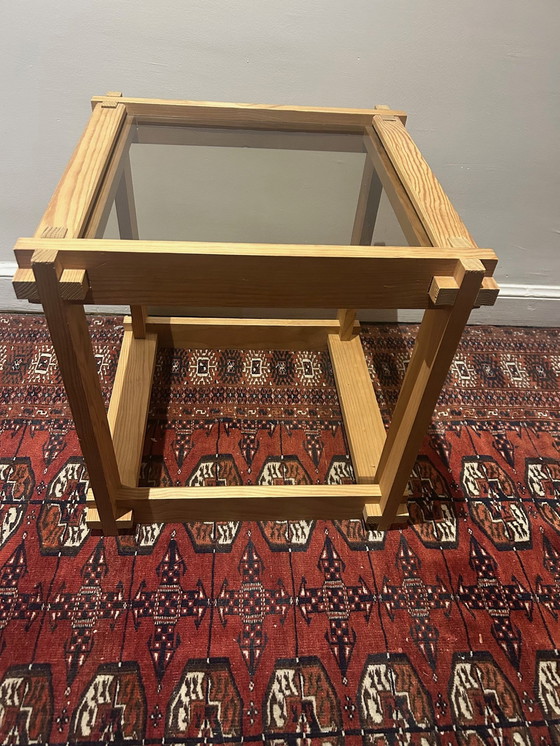 Image 1 of Brutalistische salontafel van hout en gerookt glas