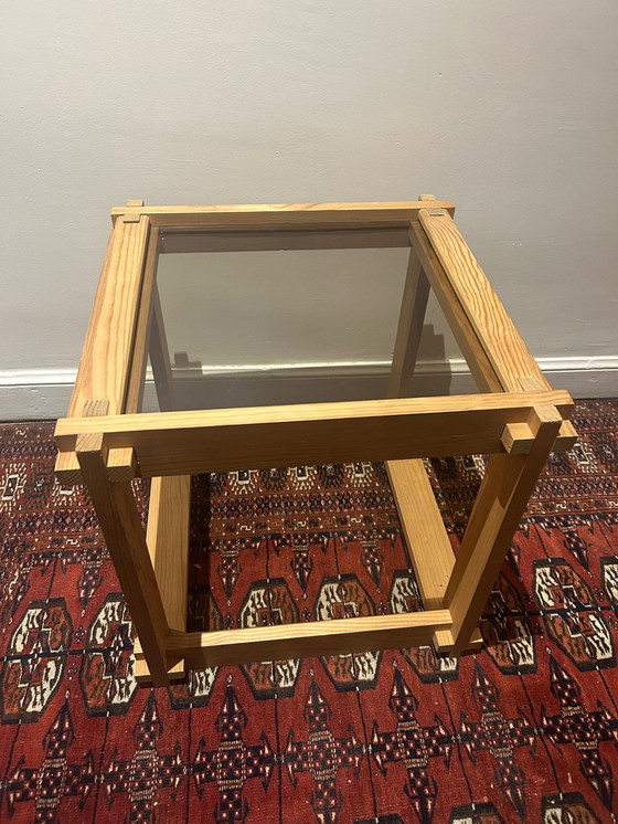 Image 1 of Brutalistische salontafel van hout en gerookt glas