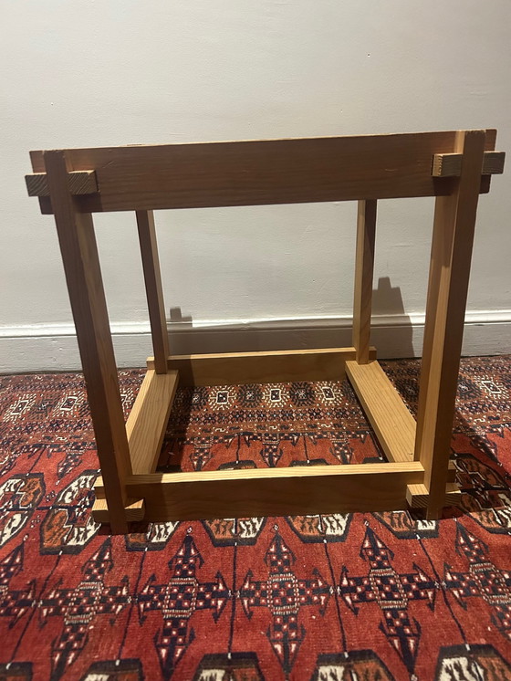 Image 1 of Brutalistische salontafel van hout en gerookt glas