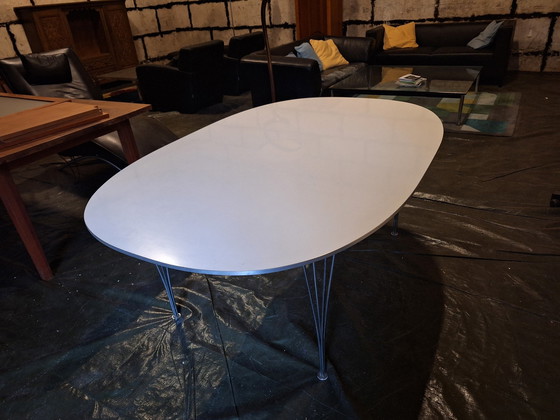 Image 1 of Fritz Hansen Super Ellips tafel