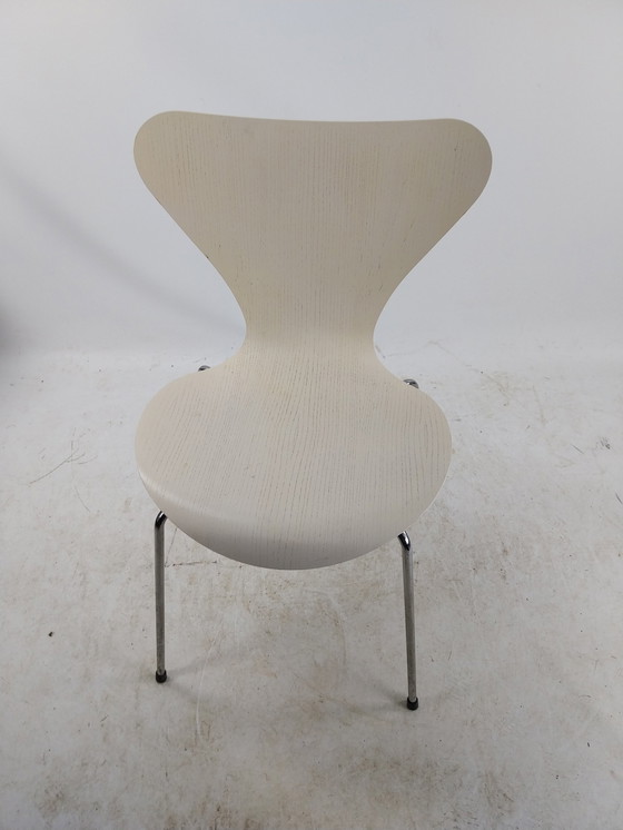 Image 1 of 1 X Vlinderstoel Door Arne Jacobsen Voor Fritz Hansen Denmark. 7 Serie.  