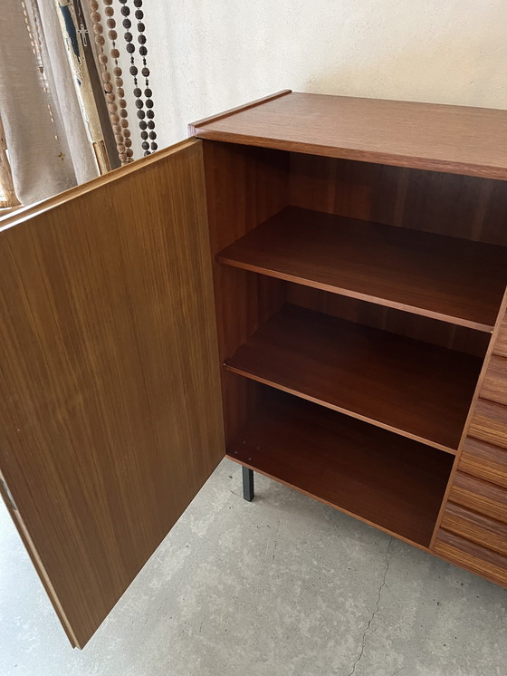 Image 1 of Vintage houten dressoir