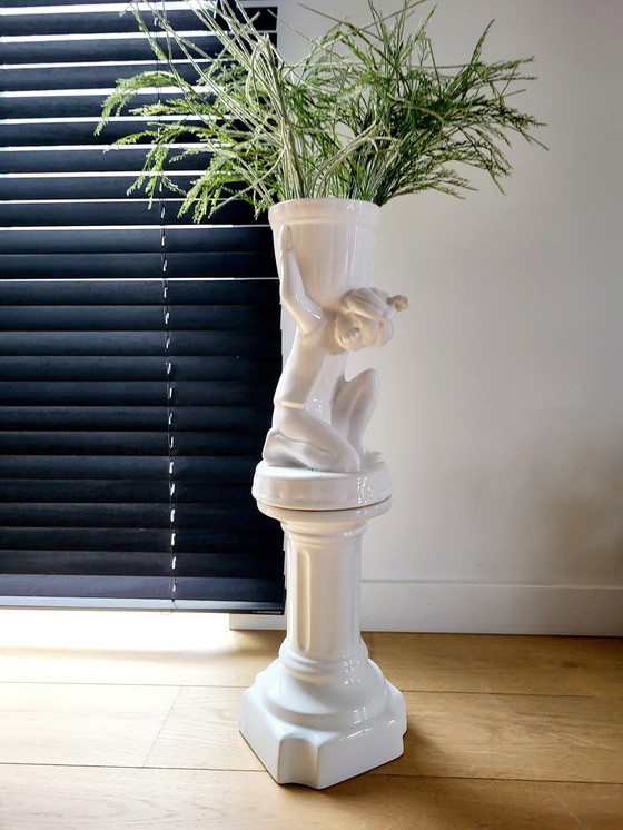 Image 1 of Vintage Pied De Stal Of Plantenstaander, Porselein, Jongen Met Mand Op Pilaar