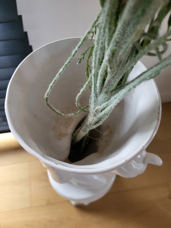 Image 1 of Vintage Pied De Stal Of Plantenstaander, Porselein, Jongen Met Mand Op Pilaar