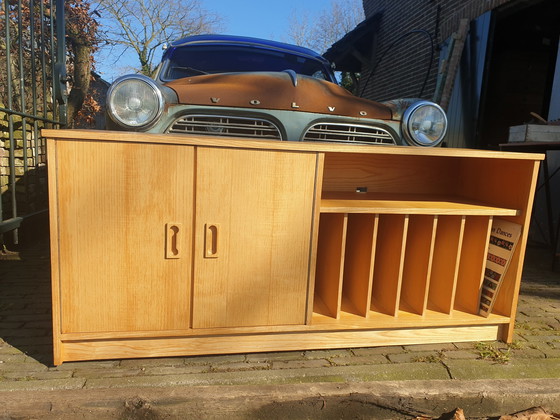 Image 1 of Vintage audiomeubel vinyl platen kast lowboard