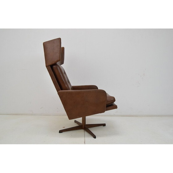 Image 1 of Mid-eeuwse leren draaibare fauteuil, Tsjecho-Slowakije 1960