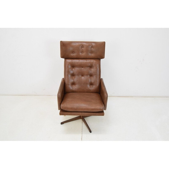 Image 1 of Mid-eeuwse leren draaibare fauteuil, Tsjecho-Slowakije 1960