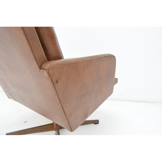 Image 1 of Mid-eeuwse leren draaibare fauteuil, Tsjecho-Slowakije 1960