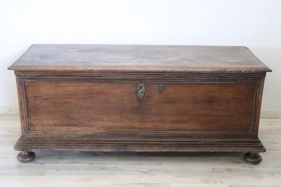 Image 1 of Antieke houten dekenkist, 17e eeuw