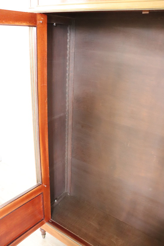 Image 1 of Vintage houten vitrinekast