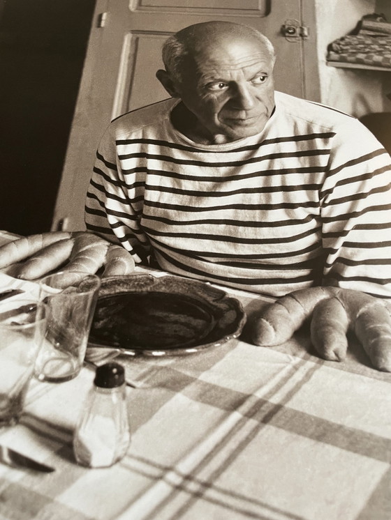 Image 1 of Robert Doisneau (1912-1944), Les Pains De Picasso, Vallauris 1952, Copyright Robert Doisneau/ Gamma Rapho, Sucession Picas