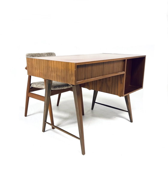 Image 1 of Vintage Walnoot Bureau ‘60