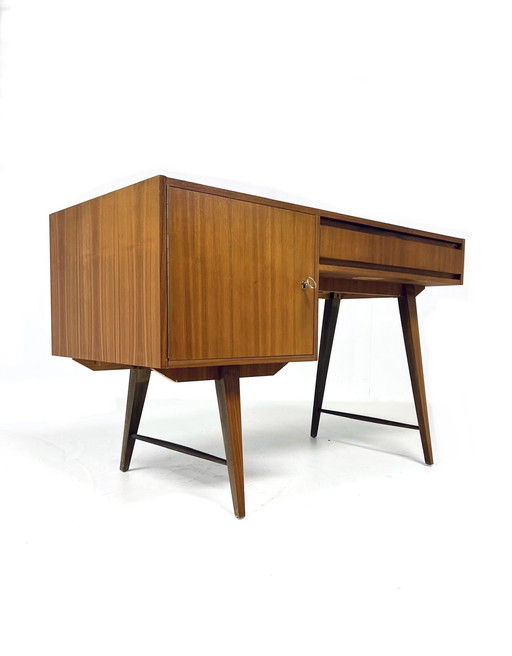 Vintage Walnoot Bureau ‘60