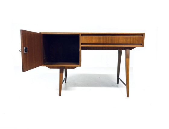 Image 1 of Vintage Walnoot Bureau ‘60