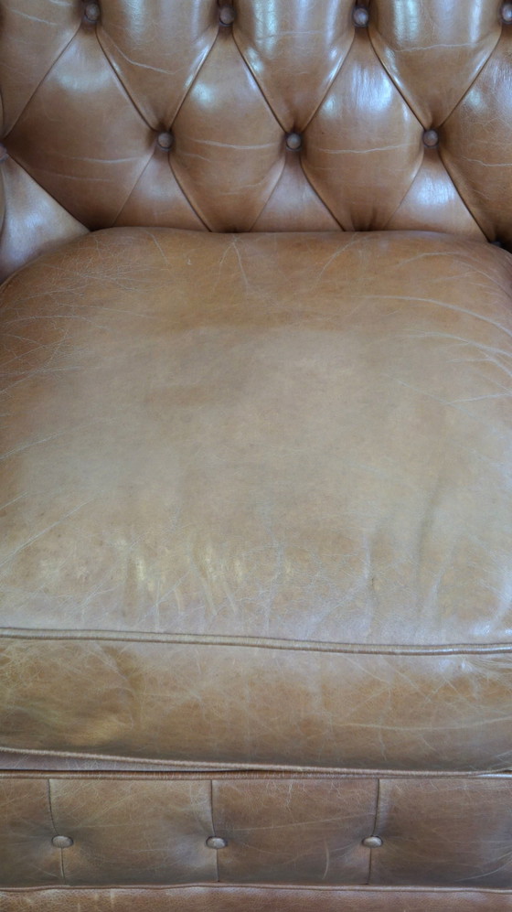 Image 1 of Lichtbruine/ crème kleurige rundleren Engelse 2.5 zits chesterfield bank