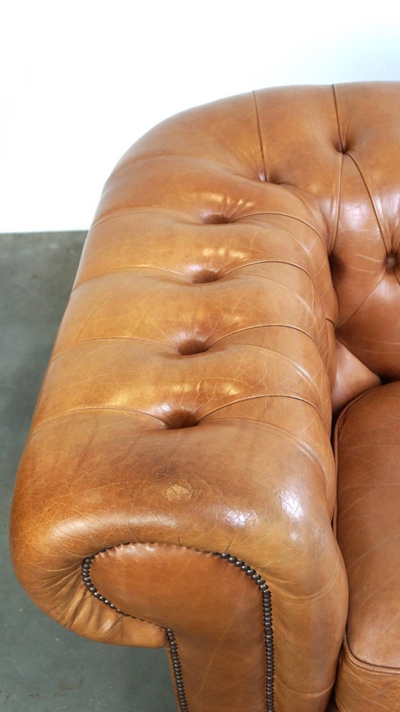 Image 1 of Lichtbruine/ crème kleurige rundleren Engelse 2.5 zits chesterfield bank