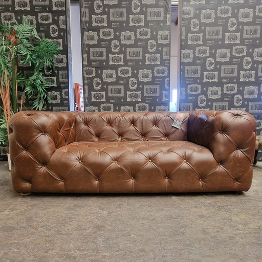 Hauxley Chesterfield 2-zits Bank – Vintage Bruin Leer