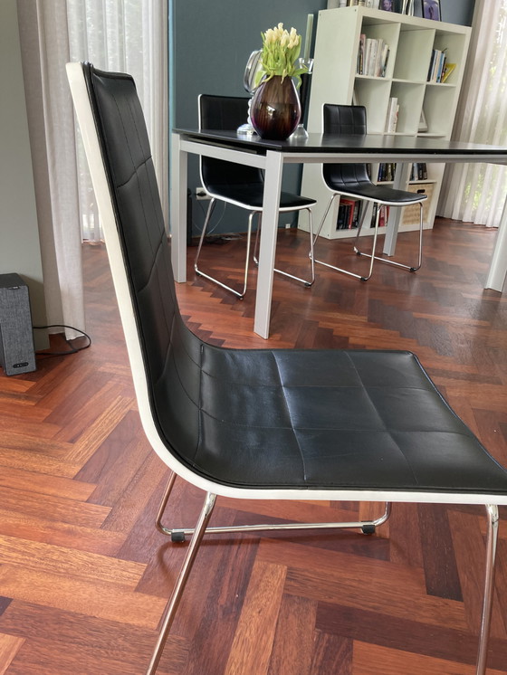 Image 1 of Bree’s New World eettafel