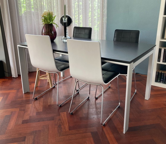 Image 1 of Bree’s New World eettafel