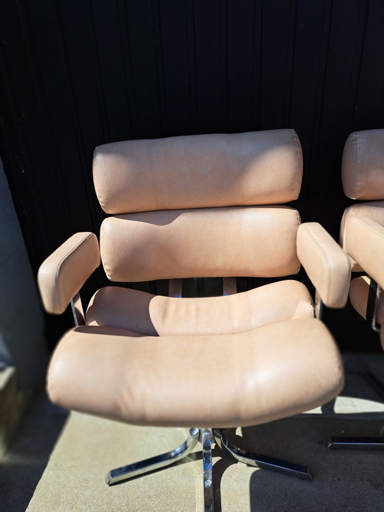 Image 1 of 2x Vintage 1970,s Bureau stoelen