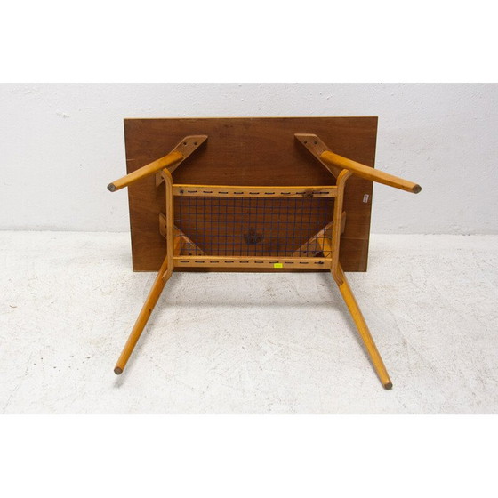 Image 1 of Mid century eikenhouten bijzettafel van Dřevopodnik Holešov, Tsjecho-Slowakije 1960