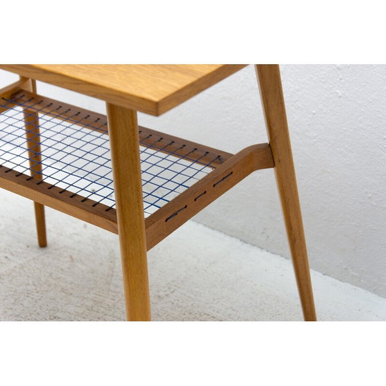 Image 1 of Mid century eikenhouten bijzettafel van Dřevopodnik Holešov, Tsjecho-Slowakije 1960