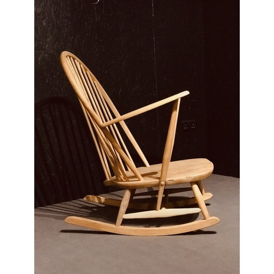 Image 1 of Mid century schommelstoel in licht iepenhout van Lucian Ercolani voor Ercol, 1960