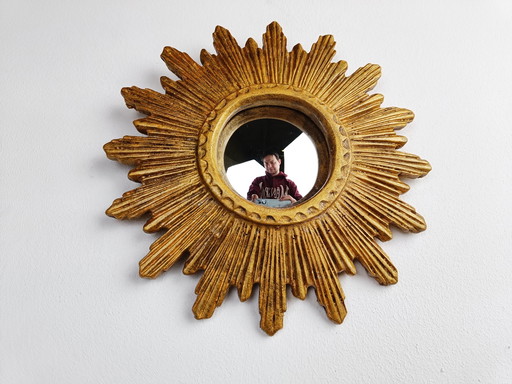 Kleine vintage gouden sunburst spiegel, jaren 60