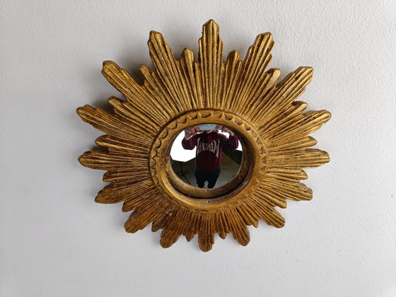 Image 1 of Kleine vintage gouden sunburst spiegel, jaren 60