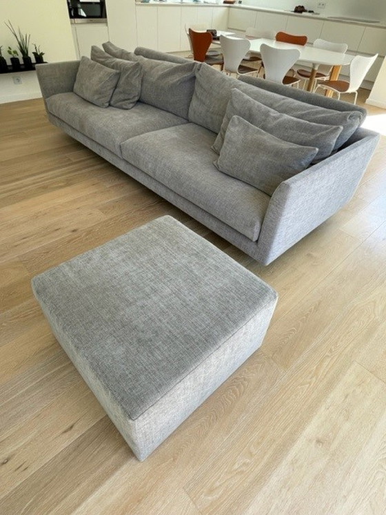 Image 1 of Montis Axel sofa + assorti poef