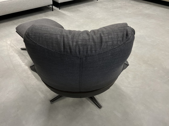 Image 1 of Nieuw Leolux Cream fauteuil met hocker stof