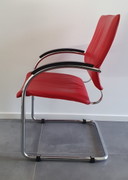 Thonet buizenframe stoel rood leer
