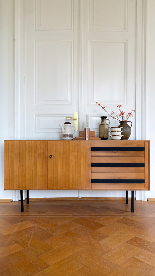 Vintage Houten Dressoir Met 3 Lades En 2 Deurtjes