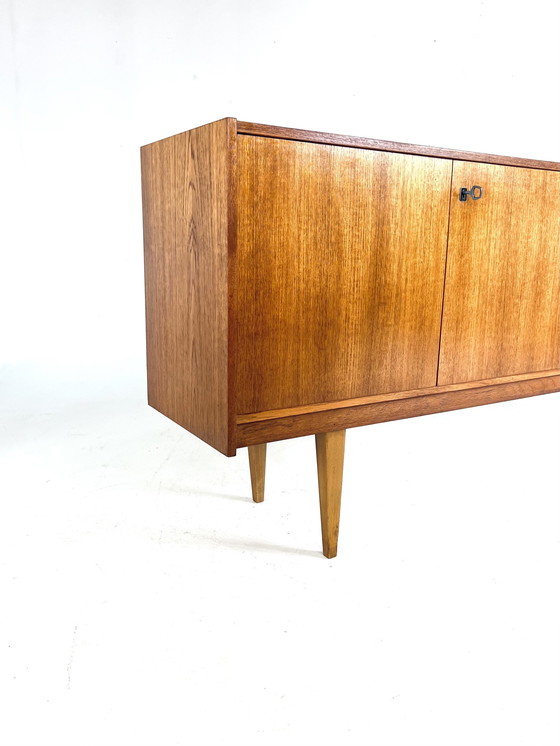 Image 1 of Vintage Notenhouten Sideboard Jaren ‘60 