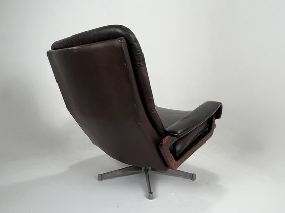 Image 1 of Leren loungestoel met voetenbank - Model King Chair & Pouf