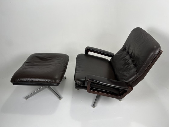 Image 1 of Leren loungestoel met voetenbank - Model King Chair & Pouf