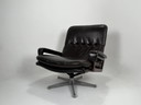 Leren loungestoel met voetenbank - Model King Chair & Pouf