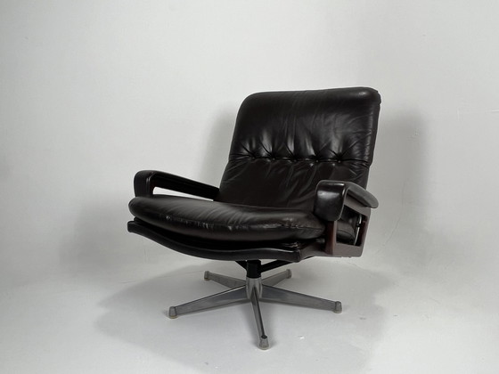 Image 1 of Leren loungestoel met voetenbank - Model King Chair & Pouf