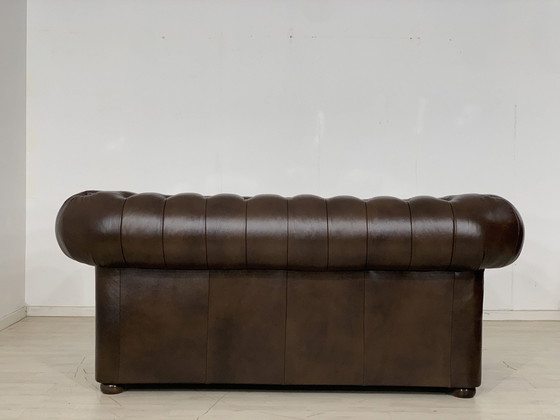 Image 1 of Engelse chesterfield bank leren bank vintage stijl 2-zits