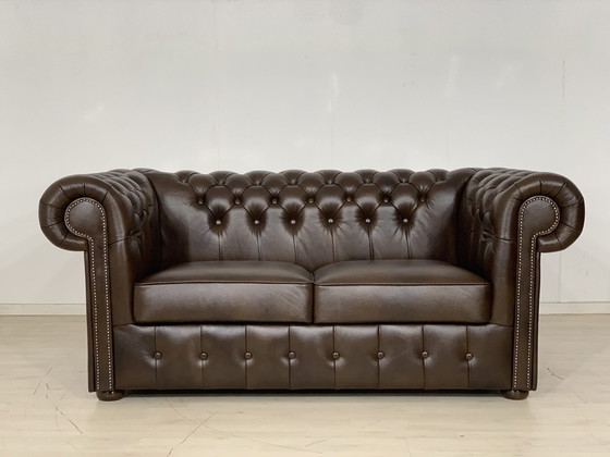 Image 1 of Engelse chesterfield bank leren bank vintage stijl 2-zits