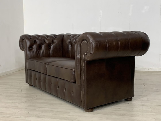 Image 1 of Engelse chesterfield bank leren bank vintage stijl 2-zits