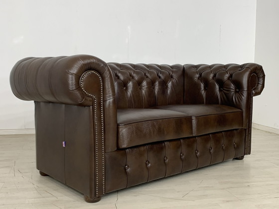 Image 1 of Engelse chesterfield bank leren bank vintage stijl 2-zits