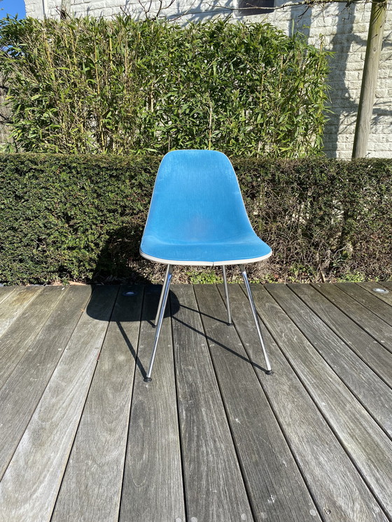 Image 1 of 4 polyester Charles & Ray Eames DSX stoelen door Vitra