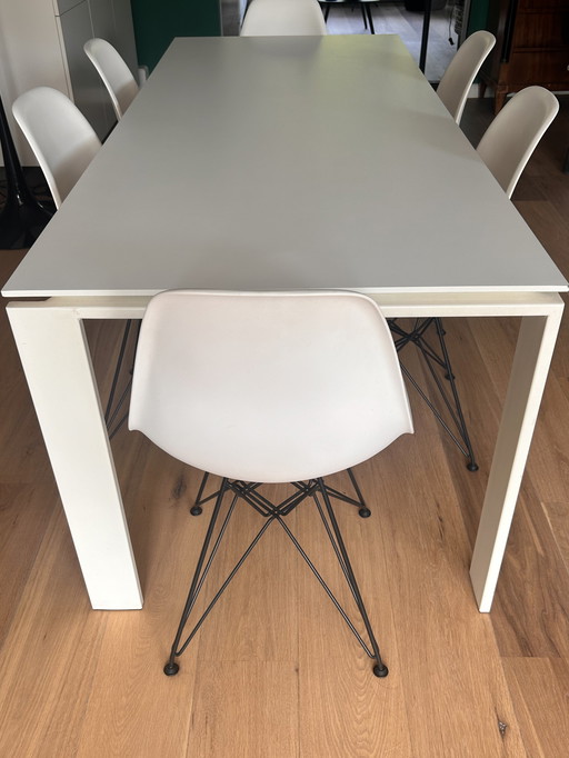 Kartell Four tafel