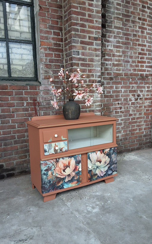 Kastje, Dressoir, Commode, Vitrinekast Gerestyled 