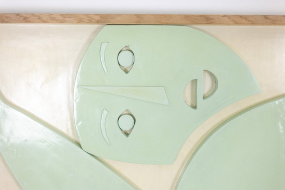 Image 1 of Gesneden celadon lakpaneel. Eigentijds.