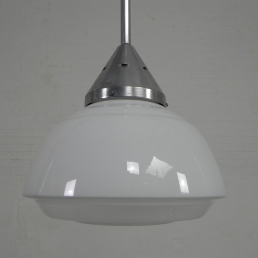 Art Deco hanglamp met geribbelde glazen kap, jaren 30