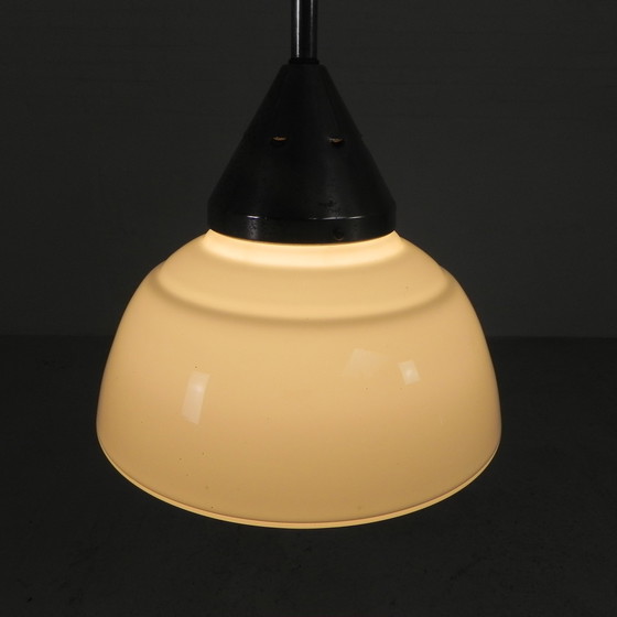 Image 1 of Art Deco hanglamp met geribbelde glazen kap, jaren 30