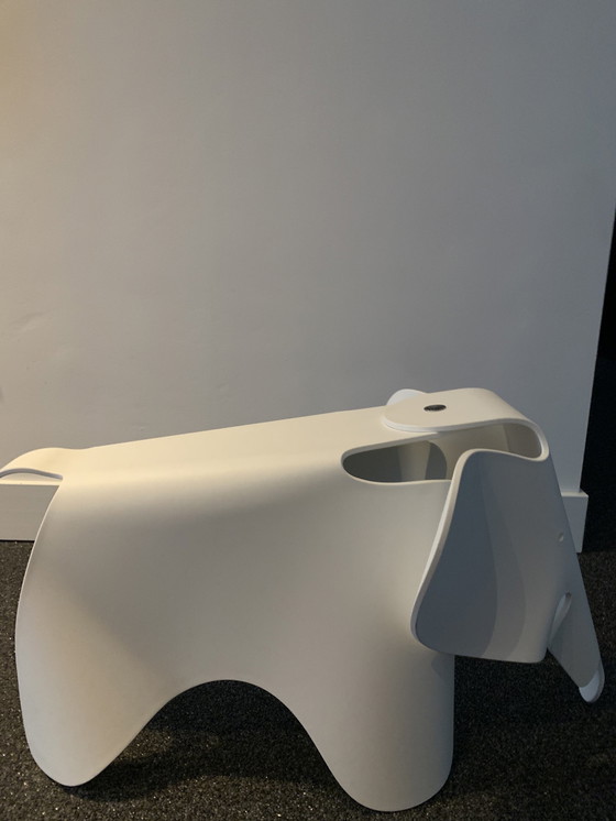 Image 1 of Vitra Eames Elephant